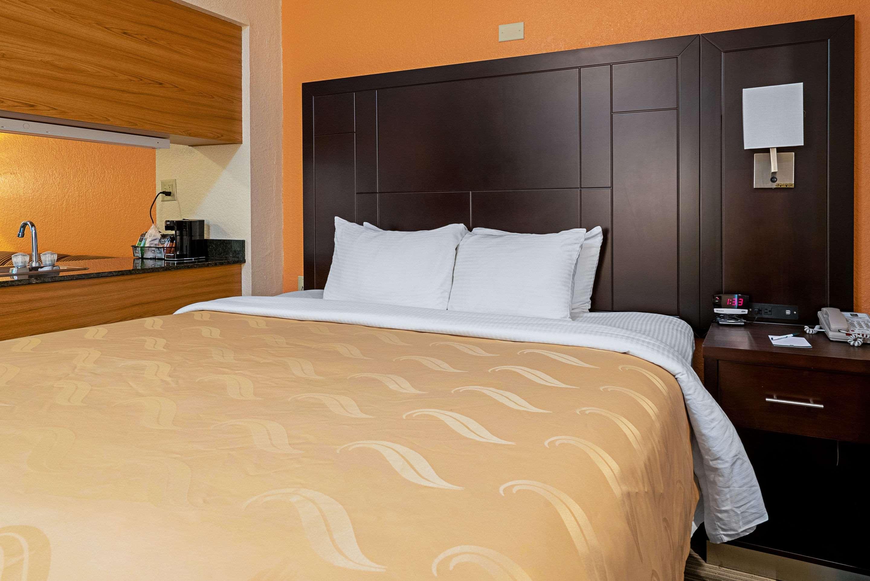 Quality Inn & Suites Robbinsville Exteriér fotografie