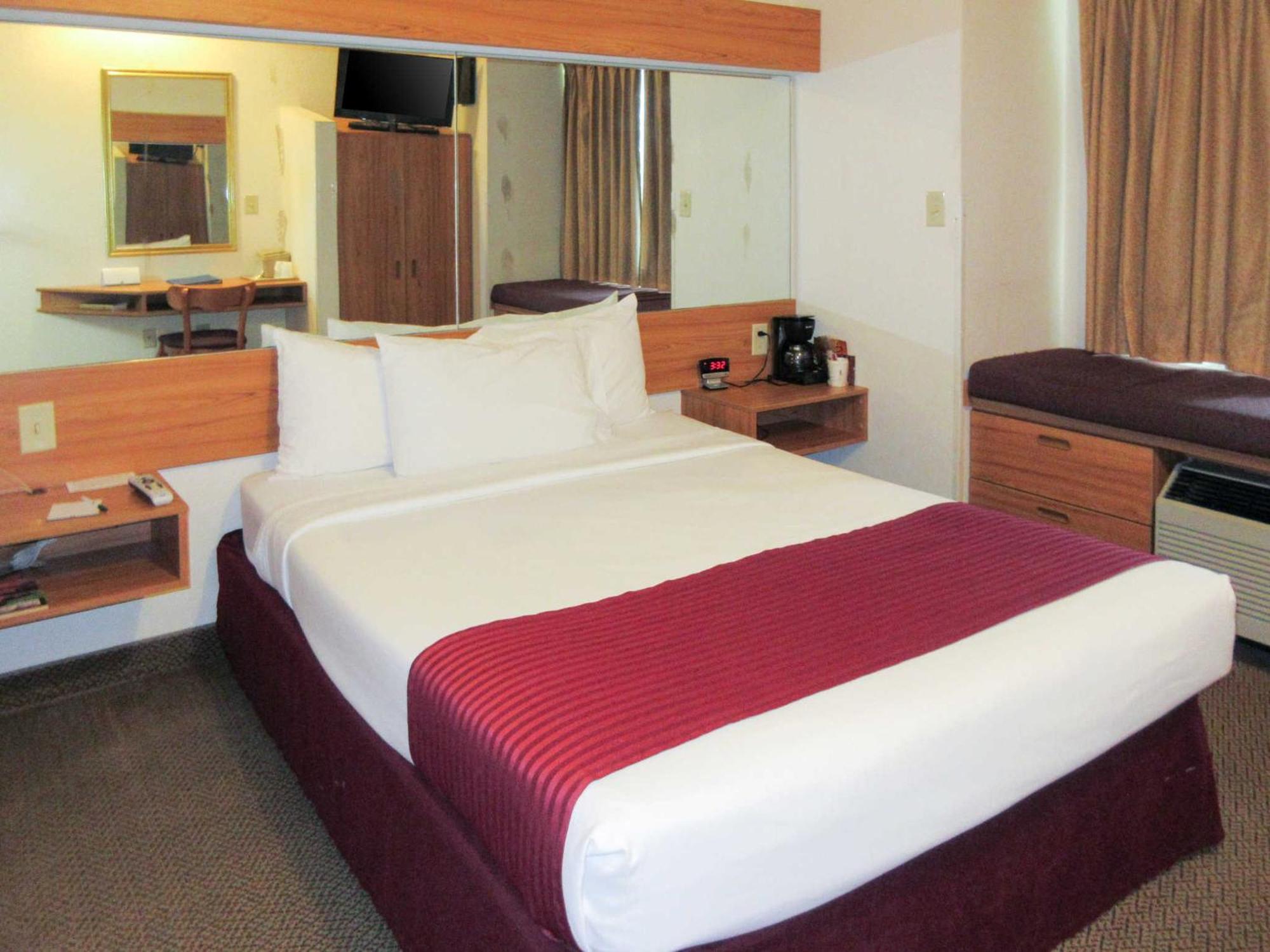 Quality Inn & Suites Robbinsville Exteriér fotografie