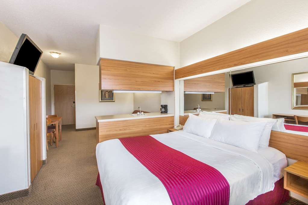 Quality Inn & Suites Robbinsville Pokoj fotografie